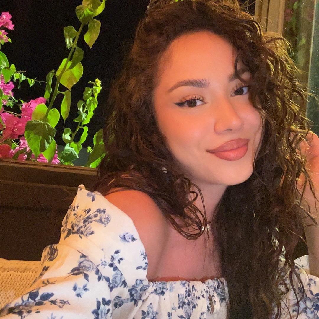 ef798c084184ec3cf445bf8f23767c8b~c5_1080x1080